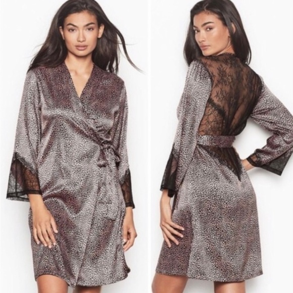 Victoria’s Secret Chantilly Lace Robe NWT - Picture 1 of 12